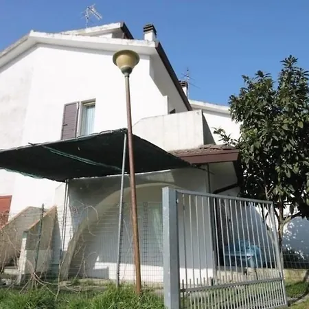 2-zi-fehaus, 1 Stock, Balkon Mit Kamin Und Kleinen Privaten Garten Mit Pp بيت للعطل ليدو دي سكاشي