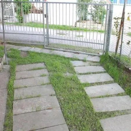 Dom wakacyjny 2-zi-fehaus, 1 Stock, Balkon Mit Kamin Und Kleinen Privaten Garten Mit Pp